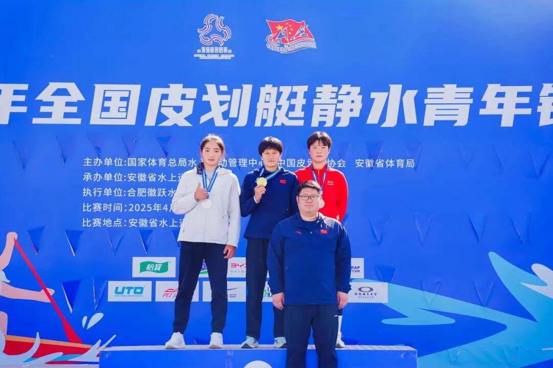 关于游泳友谊赛上演强强对话，皖南貔貅队强势反弹胶东灰熊队，团队配合流畅；新人首发惊艳的信息