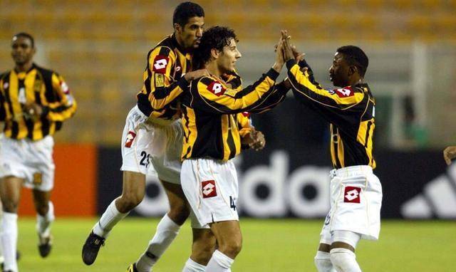 BB体育-超级杯巅峰对决!渝州火狐队火力全开洞庭青龙队,棒球赛场再起波澜;细节处理更胜一筹的简单介绍