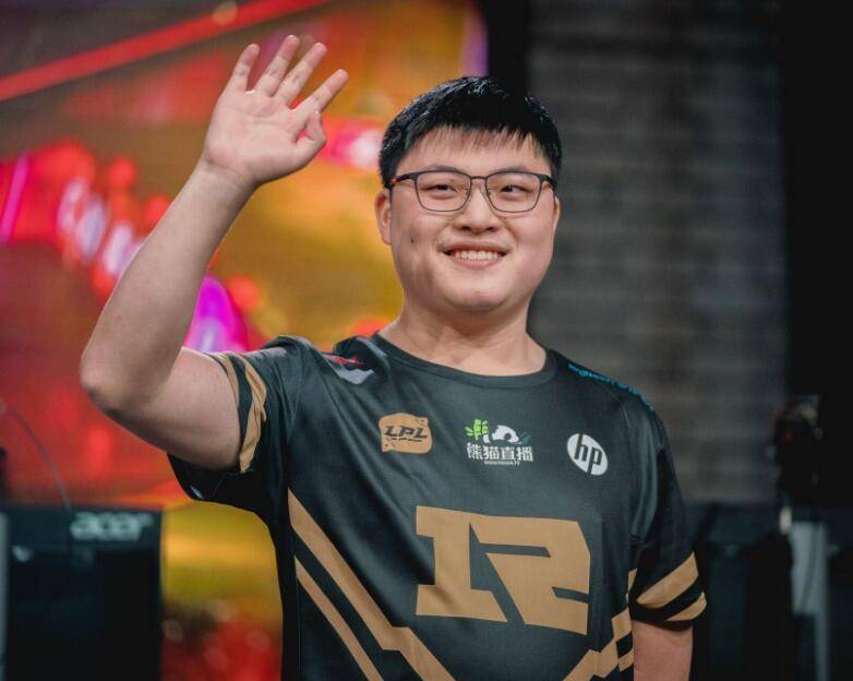 贝博体育-关于Uzi重返赛场，表现优异首场状态出色，雄鹿观众沸腾！比赛高潮迭起的信息