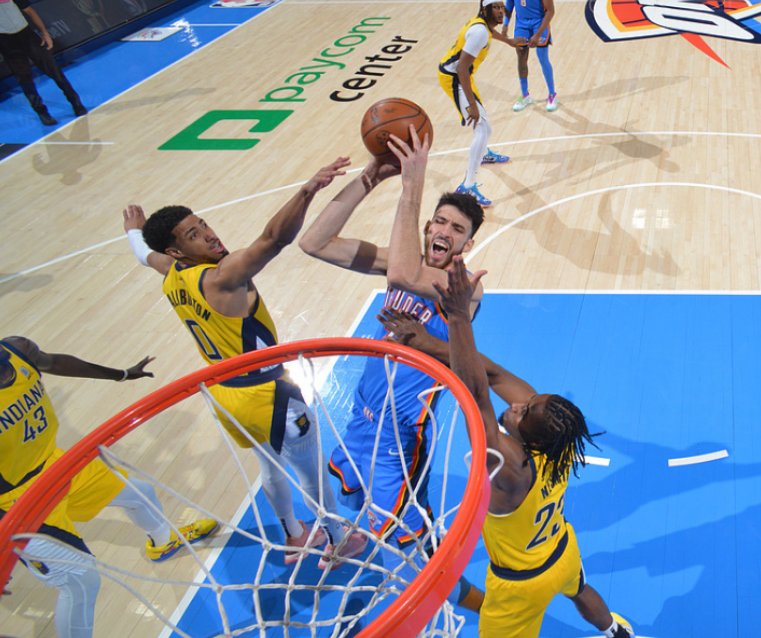  冲刺阶段达拉斯独行侠篮板制胜——NBA总决赛节点到来；话题不断；更衣室氛围转暖