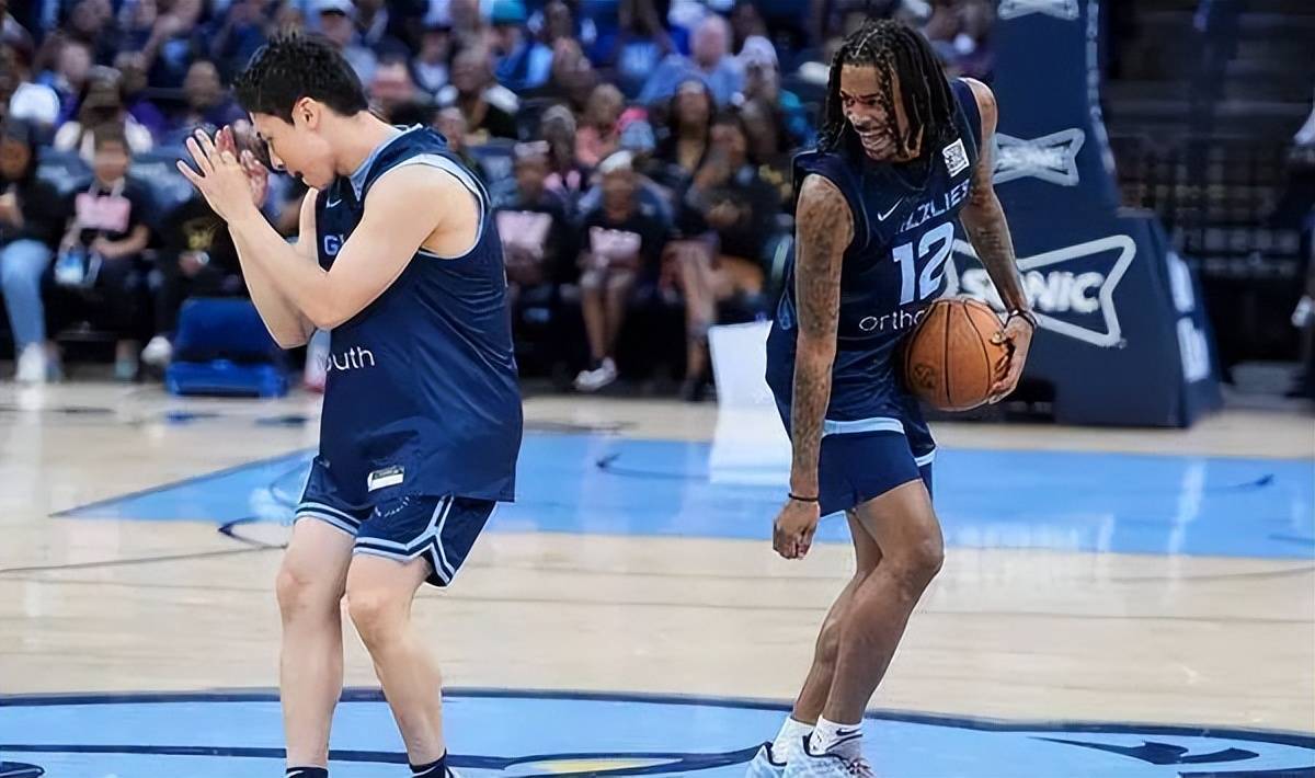 风云突变！里尔转会期单刀错失，NBA季后赛版图或变，压力陡增，更衣室氛围转暖的简单介绍