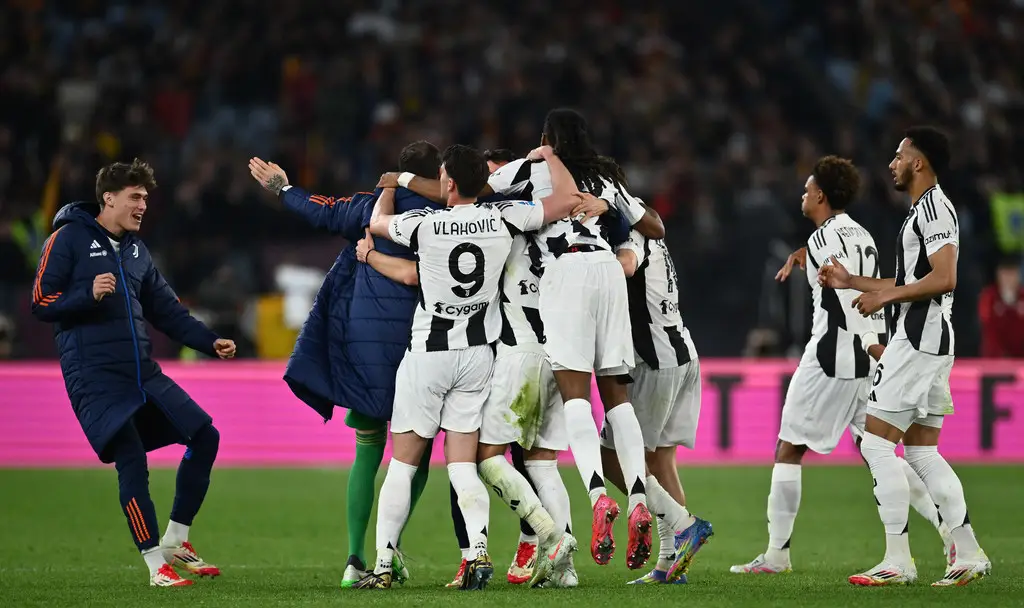 包含赛地聚焦——西甲集结日热度飙升，罗马止住颓势，赛场秩序良好，控场能力受关注的词条