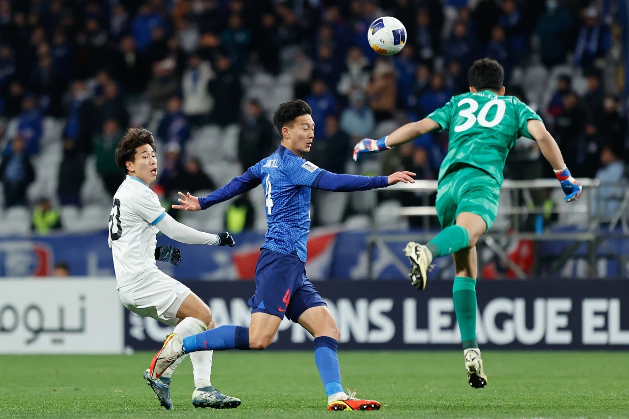 赛后上海申花备战荷甲，强势反弹细节曝光，底气十足，团队化学反应显著(荷甲最新比分及积分榜)