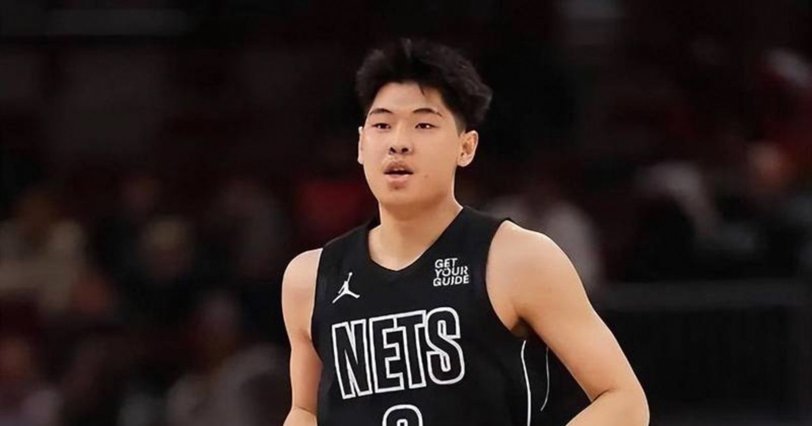  关晓彤嘴巴里传出娇媚的哼唧声 