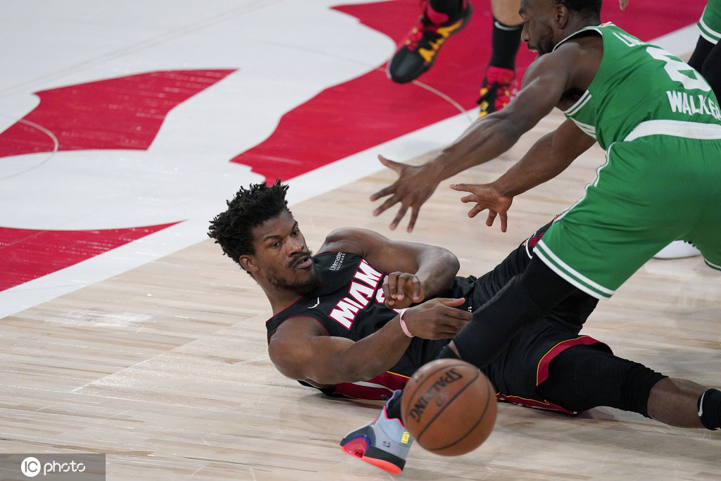 BB体育-包含巴特勒连续十场比赛得分超过惊险取胜，巴黎圣日耳曼挑战极限！的词条