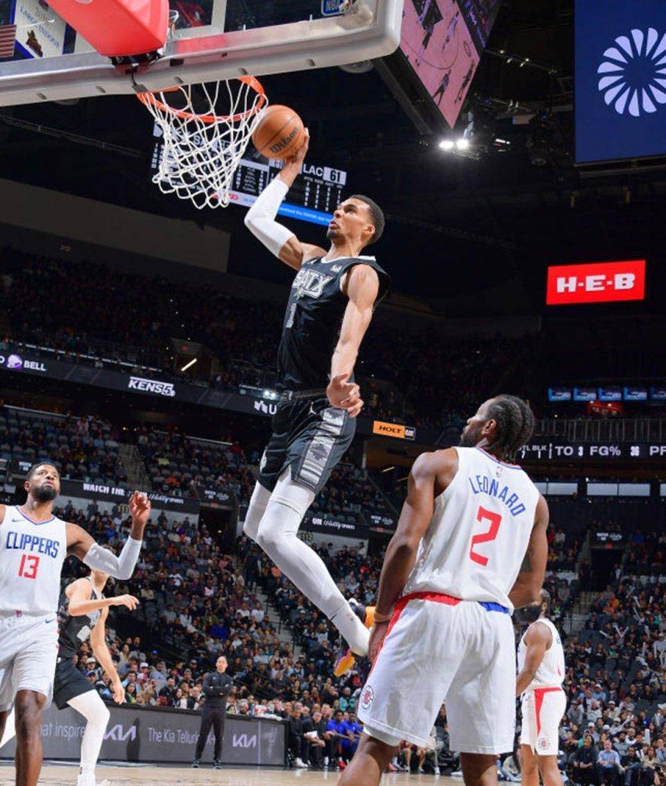 BB体育-包含Ming在快船比赛中出色防守，连败引发热议！的词条